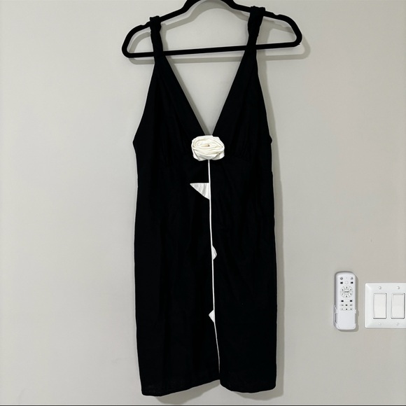 Farm Rio Linen Blend V-Neck Rosette Mini Dress Black Size XL - Picture 2 of 8